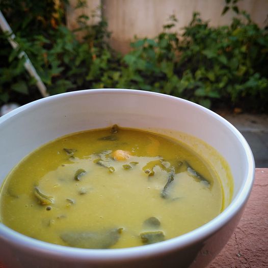 Sopa de agrião com grão