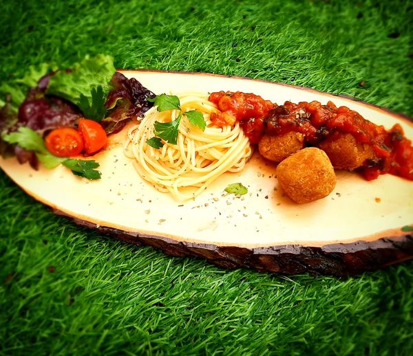 Almôndegas de feijão branco com molho de tomate