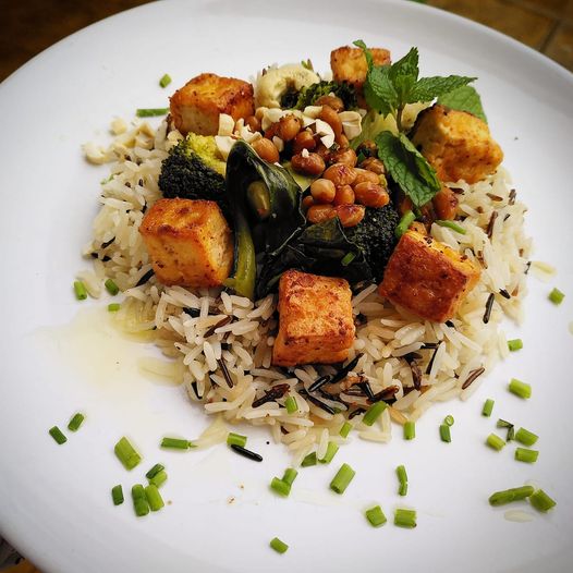 Feijão de soja salteado com cenoura